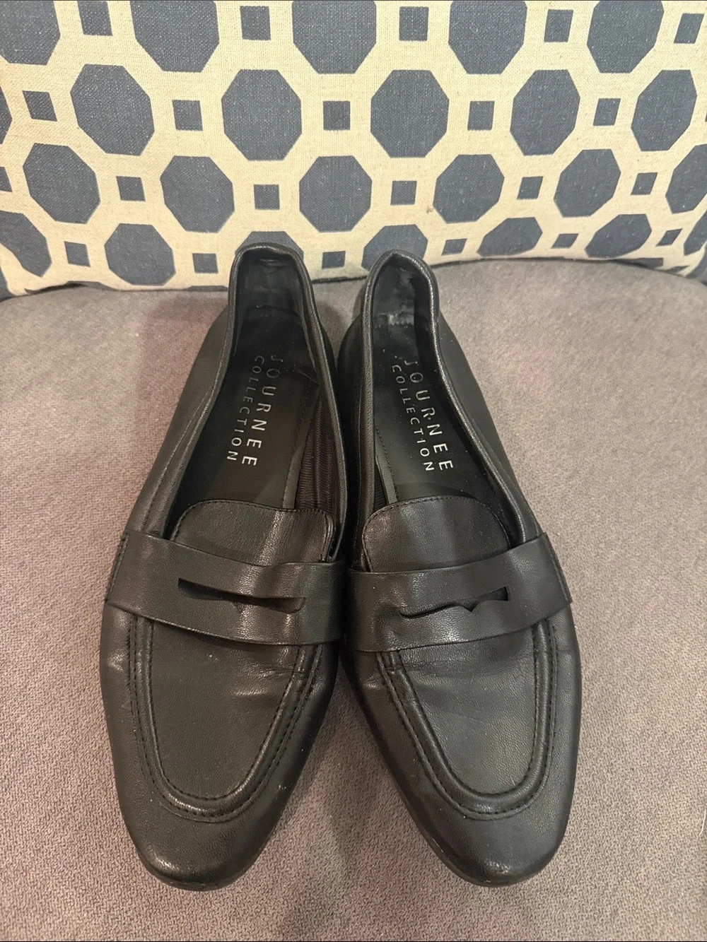 Journee Collection Men's Black Slip-On Penny Loafers